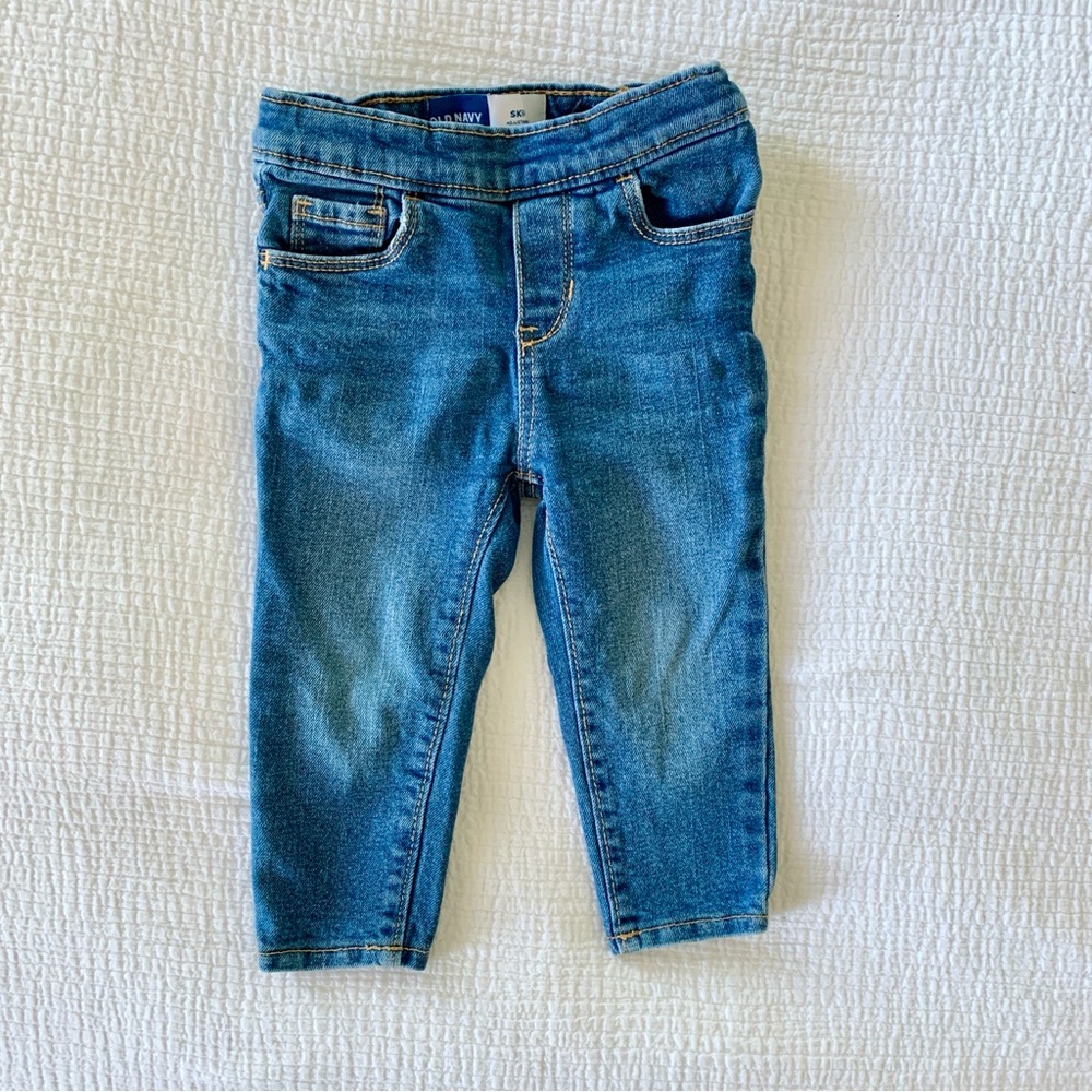 Old Navy Baby and Toddler Girls Skinny Jeans - Size 18-24 Months